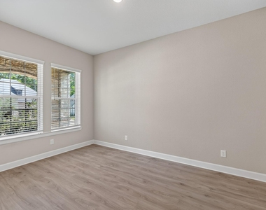 231 Painters Ridge Court - Photo Thumbnail 5