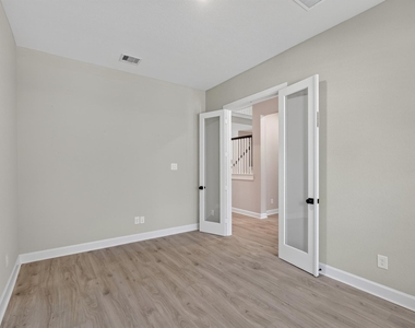 231 Painters Ridge Court - Photo Thumbnail 6