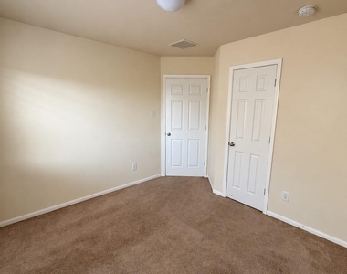 8327 Lamond Lane - Photo Thumbnail 11