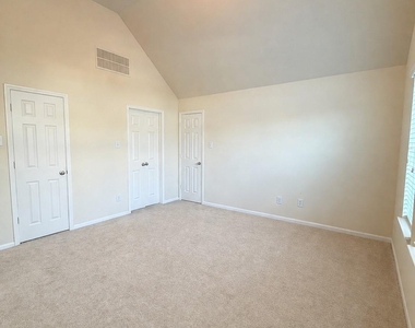 8327 Lamond Lane - Photo Thumbnail 7