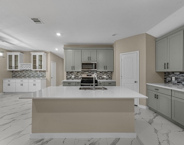 15223 Mayflower Street - Photo Thumbnail 1