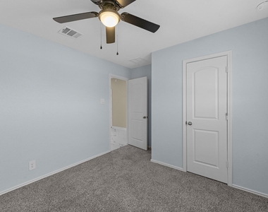 15223 Mayflower Street - Photo Thumbnail 20