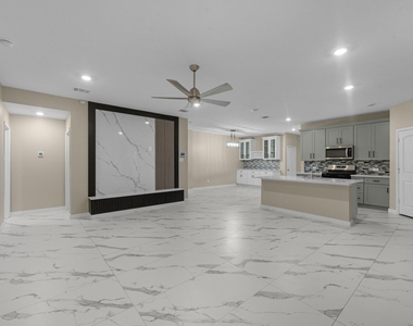 15223 Mayflower Street - Photo Thumbnail 11
