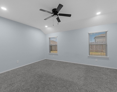 15223 Mayflower Street - Photo Thumbnail 12