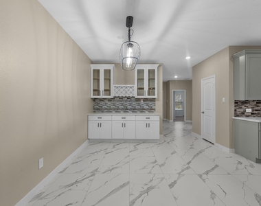15223 Mayflower Street - Photo Thumbnail 8