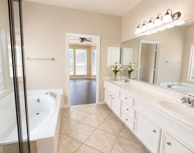 4618 Ambrosia Springs Lane - Photo Thumbnail 18