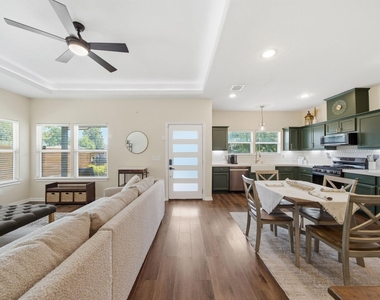 801 Wilkes Street - Photo Thumbnail 4