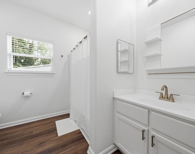 801 Wilkes Street - Photo Thumbnail 11