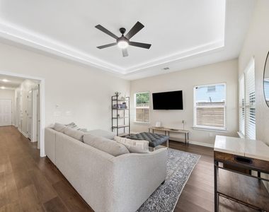 801 Wilkes Street - Photo Thumbnail 5