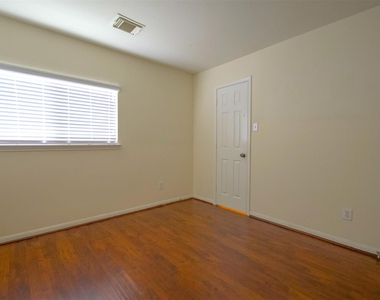 15602 Waumsley Way - Photo Thumbnail 33