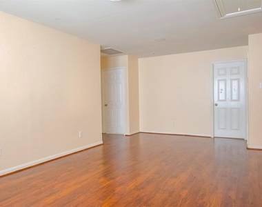 15602 Waumsley Way - Photo Thumbnail 19
