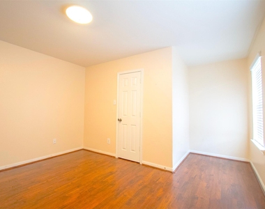 15602 Waumsley Way - Photo Thumbnail 28