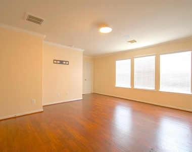 15602 Waumsley Way - Photo Thumbnail 20