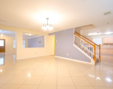 15602 Waumsley Way - Photo Thumbnail 1