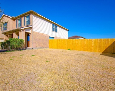 15602 Waumsley Way - Photo Thumbnail 3