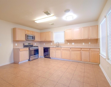 15602 Waumsley Way - Photo Thumbnail 13