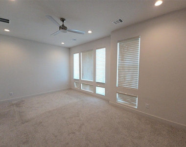 2414 Gray Street - Photo Thumbnail 10