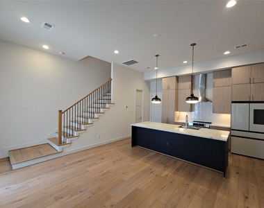 2414 Gray Street - Photo Thumbnail 5