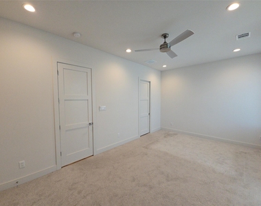 2414 Gray Street - Photo Thumbnail 11