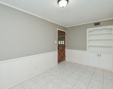 9817 Cedardale Drive - Photo Thumbnail 12