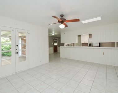 9817 Cedardale Drive - Photo Thumbnail 8