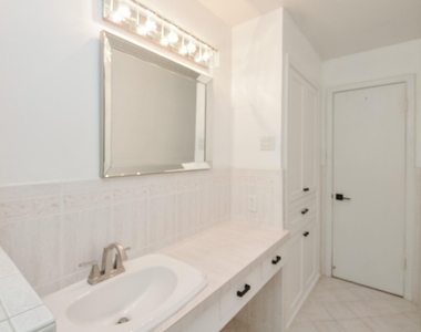 9817 Cedardale Drive - Photo Thumbnail 22