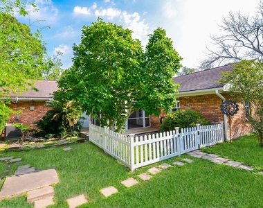 9817 Cedardale Drive - Photo Thumbnail 29