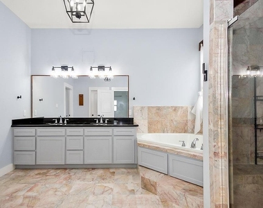 1121 W 17th Street - Photo Thumbnail 20
