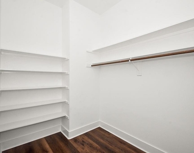 1121 W 17th Street - Photo Thumbnail 21