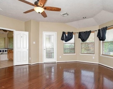 107 Cove W - Photo Thumbnail 16