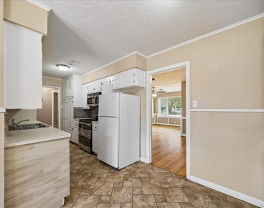 207 Eldridge Road - Photo Thumbnail 3