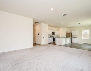 13526 Kinsman Road - Photo Thumbnail 6