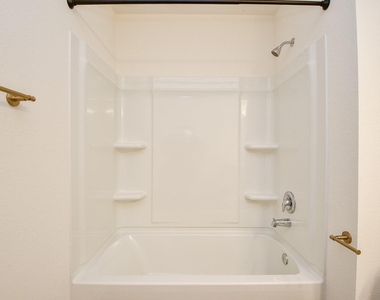 13526 Kinsman Road - Photo Thumbnail 25