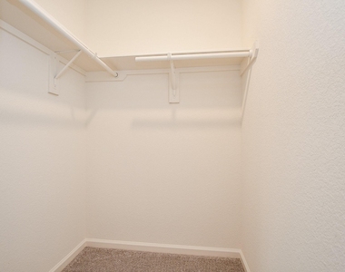13526 Kinsman Road - Photo Thumbnail 28