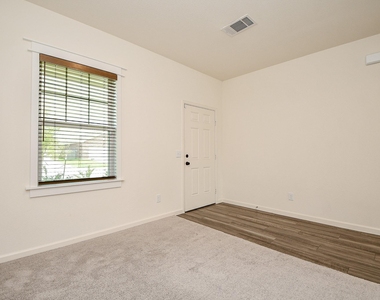 13526 Kinsman Road - Photo Thumbnail 1