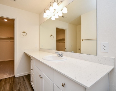13526 Kinsman Road - Photo Thumbnail 20