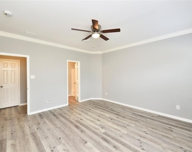 2714 Indigo Stone Lane - Photo Thumbnail 16