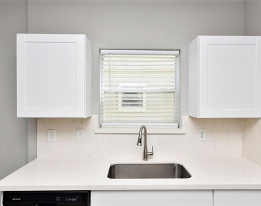 2714 Indigo Stone Lane - Photo Thumbnail 14