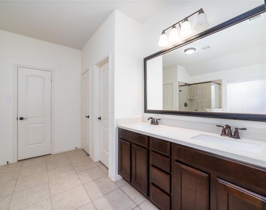 961 Wannan Lane - Photo Thumbnail 14