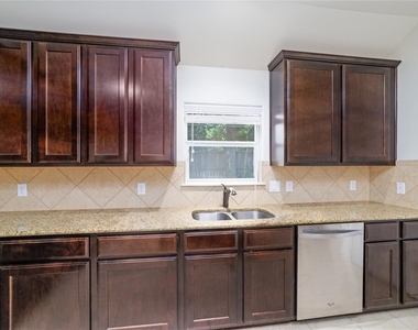 961 Wannan Lane - Photo Thumbnail 8