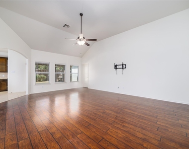 961 Wannan Lane - Photo Thumbnail 4
