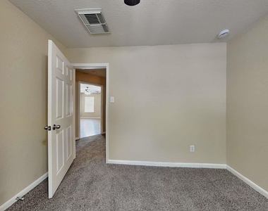 13742 Clarks Fork Drive - Photo Thumbnail 6