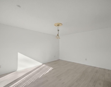 4522 Alamo Avenue - Photo Thumbnail 10
