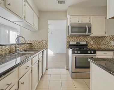 4522 Alamo Avenue - Photo Thumbnail 8
