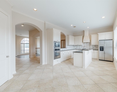 11207 Tramonto Drive - Photo Thumbnail 23