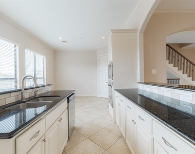 11207 Tramonto Drive - Photo Thumbnail 18