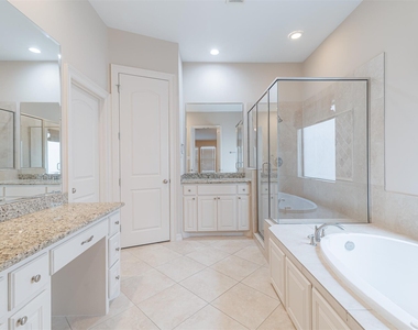11207 Tramonto Drive - Photo Thumbnail 33