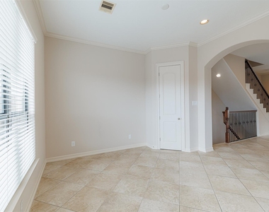11207 Tramonto Drive - Photo Thumbnail 21