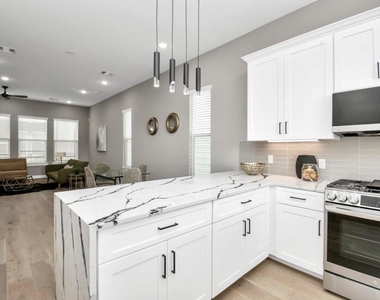 316 Thornton Road - Photo Thumbnail 7