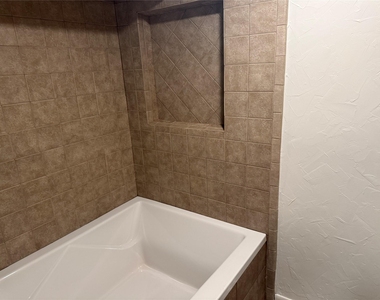 1309 Velma Street - Photo Thumbnail 10